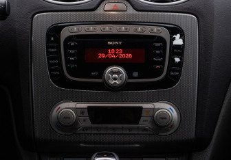 Подержанный автомобиль Ford Focus Sedan 2009 года (14 фото)