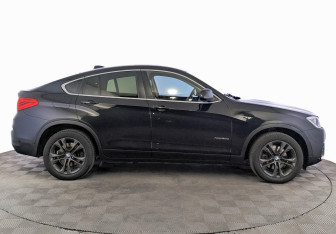 Подержанный автомобиль BMW X4 2017 года (4 фото)