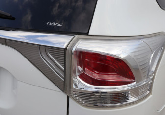 Подержанный автомобиль Mitsubishi Outlander 2012 года (23 фото)