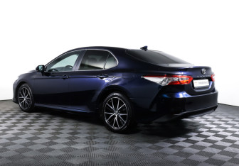 Подержанный автомобиль Toyota Camry Sedan 2020 года (7 фото)