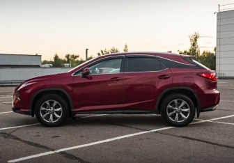 Подержанный автомобиль Lexus RX 2018 года (8 фото)