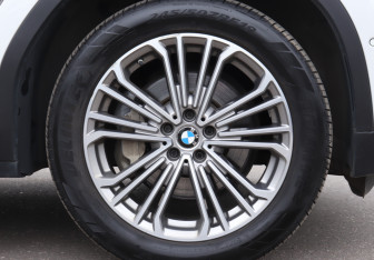 Подержанный автомобиль BMW X3 2020 года (27 фото)
