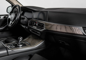 Подержанный автомобиль BMW X5 2018 года (9 фото)