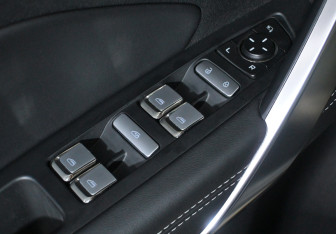 Подержанный автомобиль Geely Atlas Pro 2023 года (18 фото)