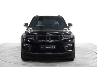 Подержанный автомобиль Jeep Grand Cherokee 2023 года (2 фото)