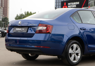 Подержанный автомобиль Skoda Octavia Liftback 2018 года (16 фото)