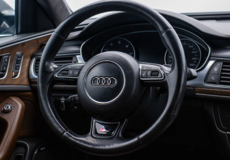 Подержанный автомобиль Audi A6 Sedan 2013 года (15 фото)
