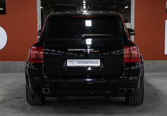 Подержанный автомобиль Porsche Cayenne 2006 года (6 фото)