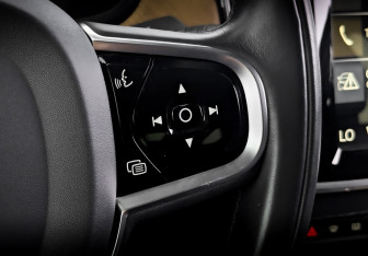 Подержанный автомобиль Volvo S90 2020 года (30 фото)