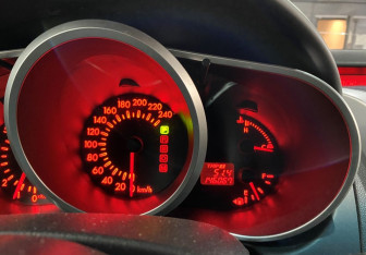 Подержанный автомобиль Mazda CX-7 2008 года (12 фото)