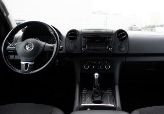 Подержанный автомобиль Volkswagen Amarok 2013 года (11 фото)