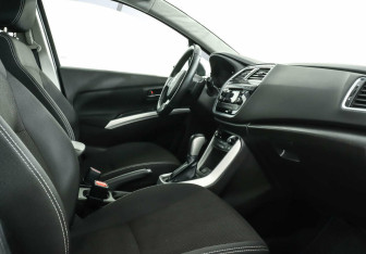 Подержанный автомобиль Suzuki SX4 Hatchback 2020 года (6 фото)