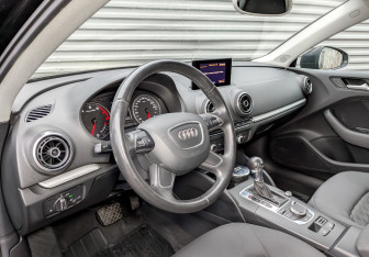 Подержанный автомобиль Audi A3 Sedan 2014 года (16 фото)