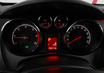 Подержанный автомобиль Opel Meriva 2012 года (12 фото)