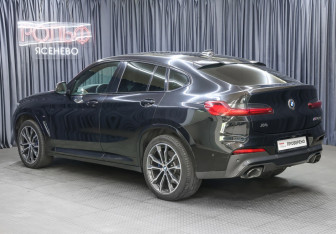Подержанный автомобиль BMW X4 2019 года (7 фото)