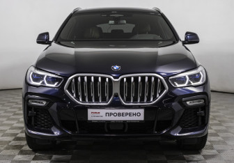 Подержанный автомобиль BMW X6 2021 года (2 фото)