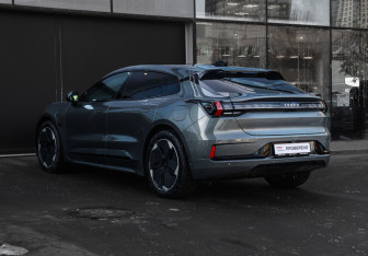 Подержанный автомобиль Zeekr 001 2022 года (7 фото)