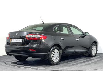 Подержанный автомобиль Renault Fluence 2012 года (5 фото)