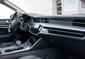 Подержанный автомобиль Audi A6 Sedan 2021 года (9 фото)