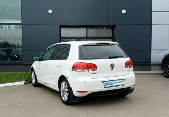Подержанный автомобиль Volkswagen Golf Hatchback 2011 года (7 фото)