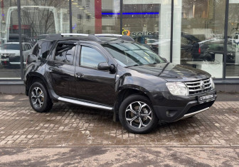 Подержанный автомобиль Renault Duster 2013 года (3 фото)