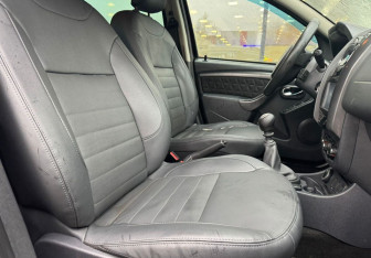 Подержанный автомобиль Renault Duster 2016 года (10 фото)