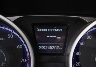 Подержанный автомобиль Hyundai ix35 2011 года (16 фото)