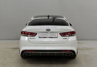 Подержанный автомобиль Kia Optima Sedan 2016 года (6 фото)