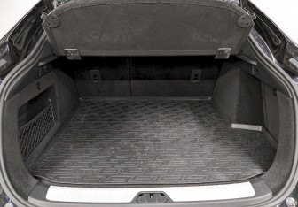 Подержанный автомобиль Geely Tugella 2023 года (10 фото)