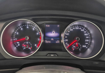 Подержанный автомобиль Volkswagen Tiguan 2020 года (17 фото)