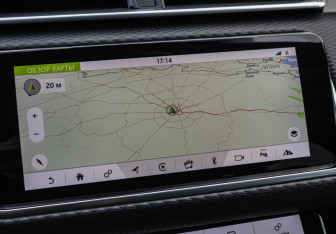 Подержанный автомобиль Land Rover Range Rover Velar 2020 года (18 фото)