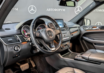 Подержанный автомобиль Mercedes-Benz GLE 2017 года (16 фото)