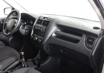 Подержанный автомобиль Kia Sportage 2007 года (6 фото)