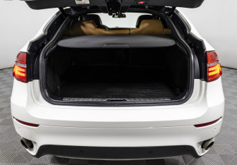 Подержанный автомобиль BMW X6 2012 года (22 фото)