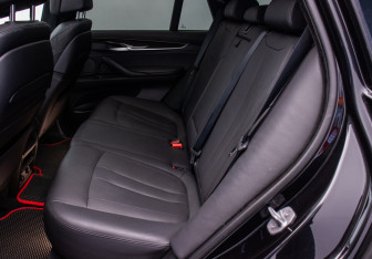 Подержанный автомобиль BMW X5 2016 года (11 фото)