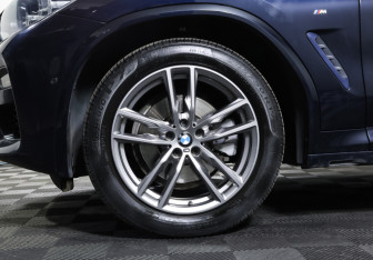 Подержанный автомобиль BMW X4 2019 года (26 фото)