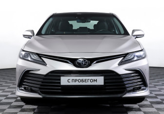 Подержанный автомобиль Toyota Camry Sedan 2022 года (2 фото)