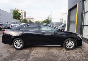 Подержанный автомобиль Toyota Camry Sedan 2014 года (4 фото)