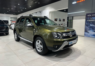 Подержанный автомобиль Renault Duster 2015 года (3 фото)