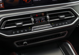 Подержанный автомобиль BMW X6 2020 года (16 фото)