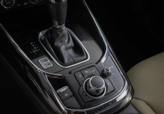 Подержанный автомобиль Mazda CX-9 2018 года (17 фото)