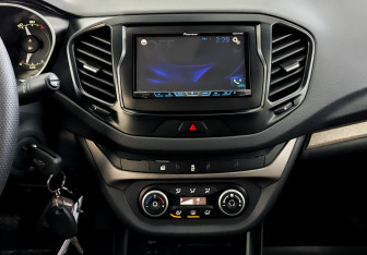 Подержанный автомобиль LADA (ВАЗ) Vesta Sedan 2016 года (15 фото)
