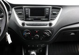 Подержанный автомобиль Hyundai Solaris Sedan 2018 года (15 фото)