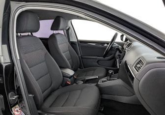 Подержанный автомобиль Volkswagen Jetta Sedan 2018 года (24 фото)