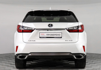 Подержанный автомобиль Lexus RX 2018 года (6 фото)