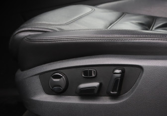 Подержанный автомобиль Volkswagen Touareg 2013 года (17 фото)