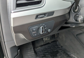 Подержанный автомобиль Audi Q7 2016 года (26 фото)