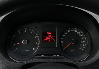 Подержанный автомобиль Volkswagen Polo Sedan 2012 года (20 фото)