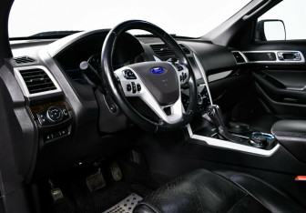 Подержанный автомобиль Ford Explorer 2012 года (9 фото)