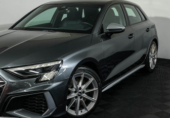 Подержанный автомобиль Audi S3 Hatchback 2020 года (23 фото)